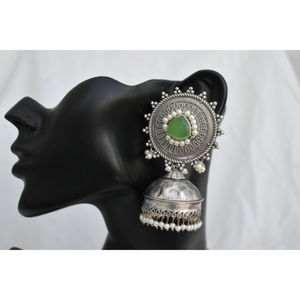 Nouvelles boucles d'oreilles jhumka faites à la main en argent pour filles et femmes, vente en gros - Product Image 1