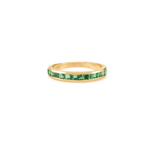 Anillo de Media Eternidad Apilable de Oro Amarillo K14 con Esmeralda Zambiana Engastada en Canal, Joyería de Piedras Preciosas de Alta Calidad de Fabricante - Product Image 1