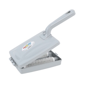 Balai manuel à quatre têtes pour tapis avec brosse en plastique pour nettoyer les miettes et la saleté, idéal pour la vente en gros - Product Image 3