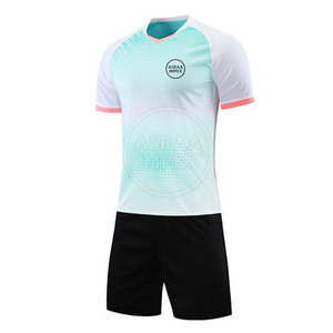 2025 uniforme de football de haute qualité en 100% polyester maillot uniforme de football personnalisé pour hommes vente en ligne - Product Image 1