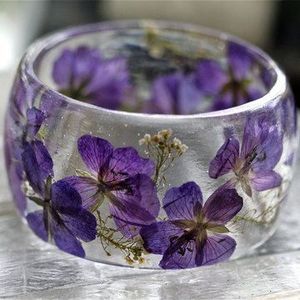 Brazalete de Resina con Diseño de Ángel y Flores, Joyería Fina, Impermeable, Pintado a Mano, Personalizable y Colorido - Product Image 1