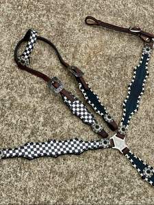 Juego de tachuelas de cuero occidental Premium para caballos, brida de sillín completa y accesorios disponibles para la venta desde India - Product Image 2