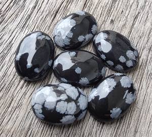 Vente en gros de cabochons en obsidienne noire naturelle certifiée IGI Lavira, pierres précieuses en vrac, forme poire calibrée, coupe ovale, dos plat - Product Image 3