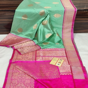 Saris en soie de brocart pur sur mesure, idéaux pour la revente par les créateurs de vêtements et les créateurs de mode en sari bleu et bordure rose - Product Image 4