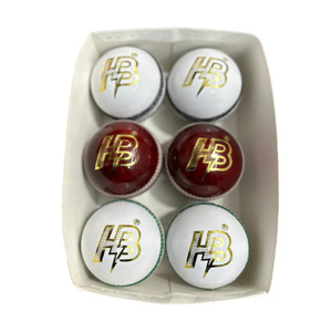 Pelota de Cricket Blanca y Roja Personalizada OEM, 4 Piezas, Cuero, Hecha a Mano, Entrenamiento, Resistente, Calidad Estándar Internacional, Salstar Sports - Product Image 1