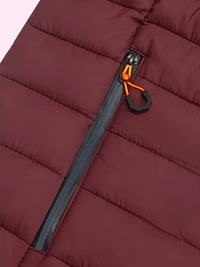 Elegante chaqueta acolchada con capucha recubierta para hombres con bolsillo frontal impermeable comodidad de invierno y aspecto elegante - Product Image 4