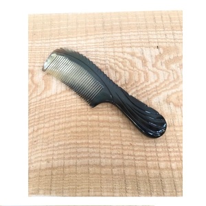 Peigne en corne douce pour le massage du cuir chevelu et la santé des cheveux Le peigne à cheveux en corne empêche la casse et les pointes fourchues - Product Image 4