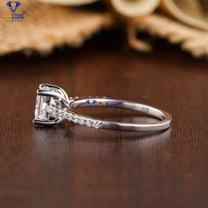 1,21 TDW Princess & Round Brilliant Cut Diamond Ring 18K Oro Blanco | Pave Setting | Cvd/Hpht Diamond Lab Stone - Product Image 3