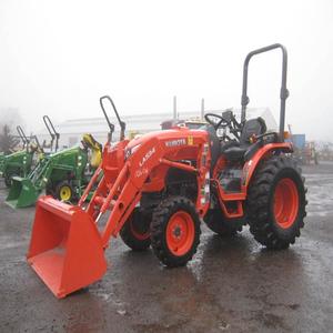 Tracteurs agricoles d'occasion 4x4 Kubota B2650, équipement agricole disponible dès maintenant pour expédition mondiale - Product Image 1
