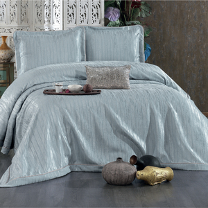 Juego de Cubrecama Guzide DECO Classic de 4 Piezas, Color Turquesa, 100% Chenilla Tejida, Hilo Teñido a Rayas, Lavable, Antiácaros, Tamaño King - Product Image 1