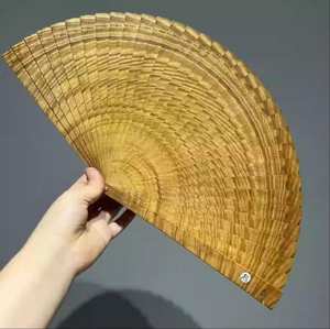 Ventilador de mano de madera de bambú hecho a mano tradicional con tela personalizable para obsequios promocionales y de eventos - Product Image 3