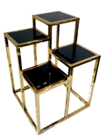 Table d'angle multi-niveaux avec finition PVD dorée, design moderne pour l'ameublement de la maison, idéale pour les salons et les bureaux