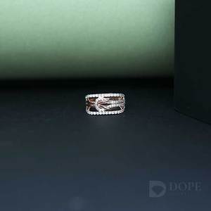 แหวนดีไซน์เนอร์สุดฮิตสำหรับทุกเพศ ทองคำแท้ 18KT รับรองโดย IGI แหวนเพชรโมอิสซาไนต์สั่งทำพิเศษ ดีไซน์ทันสมัย โดดเด่น เหมาะสำหรับเป็นแหวนหมั้น - Product Image 5