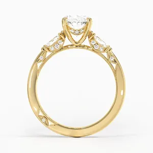 Anillo de Compromiso con Tres Diamantes de Corte Ovalado y Diseño Único para Cada Ocasión - Product Image 6