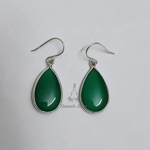 Pendientes colgantes de ónix verde, plata de ley 925, joyería artesanal con piedras preciosas en forma de pera - Product Image 6