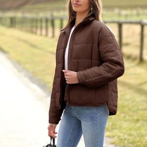 เสื้อแจ็คเก็ตผู้หญิงแบบควิลท์ คอตั้ง แจ็คเก็ตฤดูหนาวบุใยอุ่น แจ็คเก็ตสีน้ำตาลเข้มทันสมัย แขนเสื้อติดกระดุม - Product Image 5