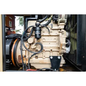 Groupe électrogène diesel industriel triphasé d'occasion 10 kW, sortie 480 V CC, 60 Hz, refroidissement par air, étanche aux intempéries, pour usage commercial et de secours - Product Image 3