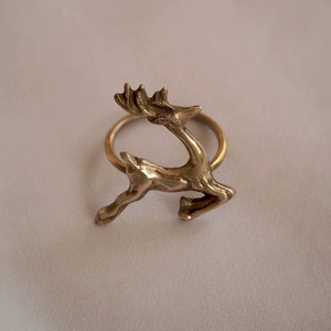 Rond de serviette en métal élégant avec un design exclusif adapté aux restaurants, hôtels, banquets et repas - Product Image 1