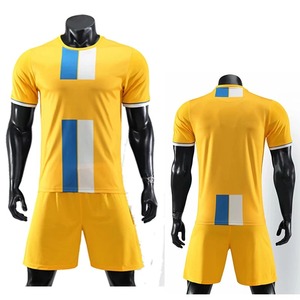 Camisetas de poliéster para sublimación Camiseta con cuello en V para hombres 180 Gsm Sublimación personalizada Cuello en V - Product Image 4