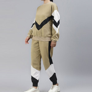 Vêtement de sport pour femmes de haute qualité en gros, impression personnalisée du logo, vêtement de sport pour femmes au design personnalisé, dernier modèle - Product Image 2