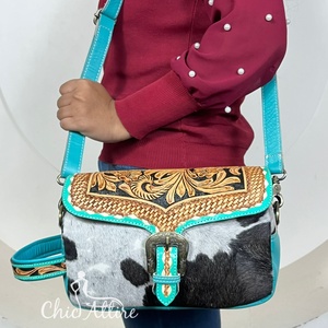 Trousse de toilette de voyage de luxe en gros Trousse de toilette à bandoulière en cuir de vachette usiné à la main pour femmes Organisateur de maquillage à la mode - Product Image 1