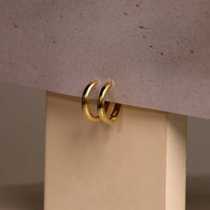 Silverings Pendientes de Aro de Plata de Ley 925, Simples y Elegantes, con Acabado Dorado - Product Image 1