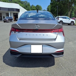 2023 H-y-u-n-d-a-i E-l-a-n-t-r-a SEL FWD faible kilométrage et prix abordable en stock prêt pour l'expédition - Product Image 4