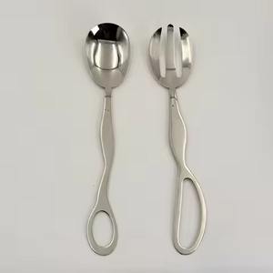 Ensemble de 2 pinces à griller en acier inoxydable (cuillère et fourchette) pour hôtels et restaurants - Product Image 1