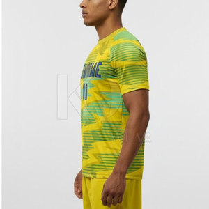 Maillot de football personnalisé par sublimation avec tissu polyester haute performance, respirant, coupe ajustée, manches courtes, séchage rapide pour équipes - Product Image 5