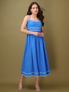 Robe Maxi sans manches à col rond et évasée pour femmes - Product Image 2