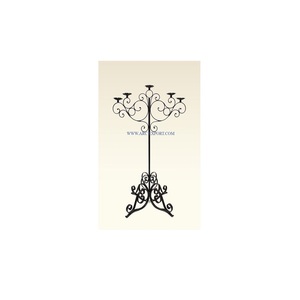 Candélabre de table de grande taille de la meilleure qualité, fer standard enduit de poudre noire pour les mariages et Noël en vente - Product Image 1