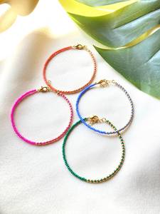Brazalete Bordado a Mano con Cuentas de Abeja - Ecológico y Duradero, Tamaño Personalizable para Mujeres y Niñas - Product Image 2