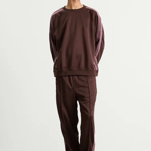 Sudadera Unisex Extra Grande para Hombre, Color Marrón con Rayas Rosas, Cuello Redondo, Bordada, Estilo Casual, Diseño Sólido - Product Image 4