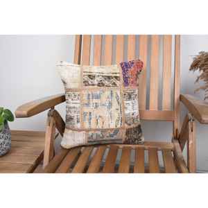 Oreiller patchwork en laine beige Kilim 14x14 pouces luxueux Vintage moelleux brodé rustique coussin pour literie ou utilisation au sol - Product Image 1