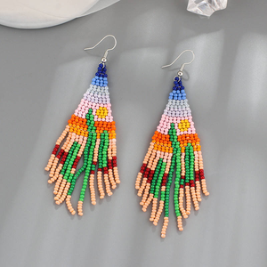Pendientes de estilo étnico bohemio europeo y americano, pendientes largos hechos a mano con cuentas de borla para mujer - Product Image 2