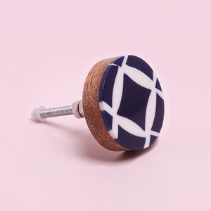 Boutons décoratifs en bois artistiques avec un design fait à la main, poignées de tiroir de placard, poignées de porte - Product Image 6