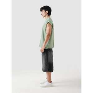 Camiseta Verde Menta con Decoración Bordada, Disponible en Todo el Mundo - Product Image 6