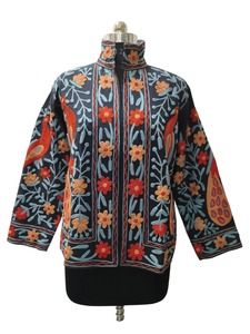 Veste en coton brodé Suzani multicolore faite à la main pour femmes Boho Chic Floral Design respirant Artisan artisanal traditionnel - Product Image 3