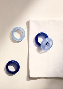 Rond de serviette élégant en résine avec artisanat en métal fait main pour décor de fête de mariage - Product Image 6