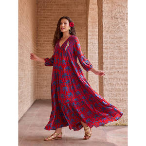 Robe maxi gothique florale Gajgamini, longueur au sol, pour les journées d'automne semi-formelles - Product Image 2