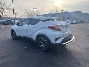 2021 para Toyota con motor turbo interior de cuero oscuro FWD Drive usado cuidadosamente - Product Image 6