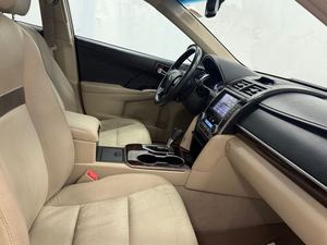 NOUVEAU Toyota Camry XLE V6 2013 avec transmission automatique et sièges en cuir - Product Image 2