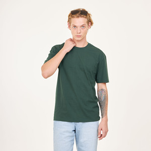 เสื้อยืดผู้ชายทรงโอเวอร์ไซส์ ผ้าฝ้ายและโพลีเอสเตอร์คุณภาพสูง ลายเรียบ สไตล์ลำลอง จากประเทศไทย สำหรับฤดูร้อน - Product Image 1