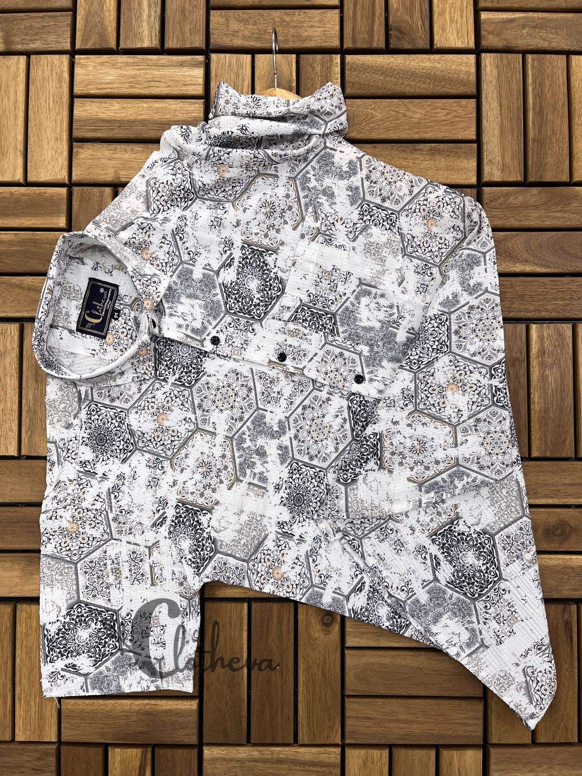 สีเทาเข้ม