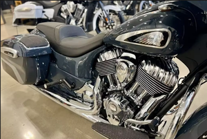 Motocicleta Indian Chieftain Limited con Sistema de Audio PowerBand, Color Blue Dusk, en Venta - Product Image 6