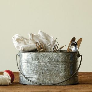Elegante Caddy galvanizado con encanto rústico de granja ideal para organización o almacenamiento de decoración de mesa de comedor - Product Image 6