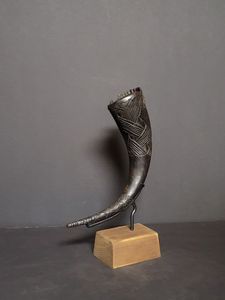 CUERNO DE USUARIO BEBER VIKING Cuerno vikingo festivo para beber hecho a mano para hidromiel y cerveza Perfecto para fiestas navideñas Saludos navideños - Product Image 3