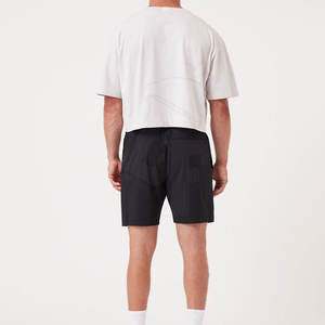 Camiseta corta para hombre, ligera e informal, diseñada para una comodidad transpirable y un aspecto moderno - Product Image 2