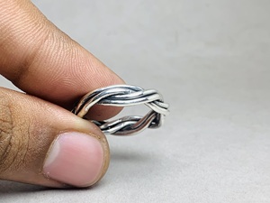 Bagues en argent sterling 925 faites à la main Design torsadé Bijoux fins pour tout le monde Réglage personnalisé Occasion de mariage - Product Image 3