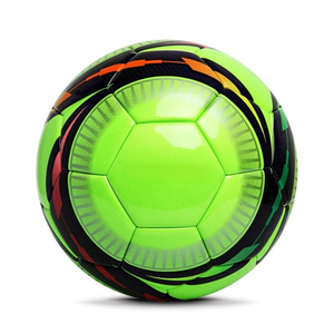 Balón de Fútbol de Entrenamiento Naranja Impermeable con Cubierta de PU para Sesiones Escolares en Cualquier Clima o Uso Profesional en Clubes - Product Image 5